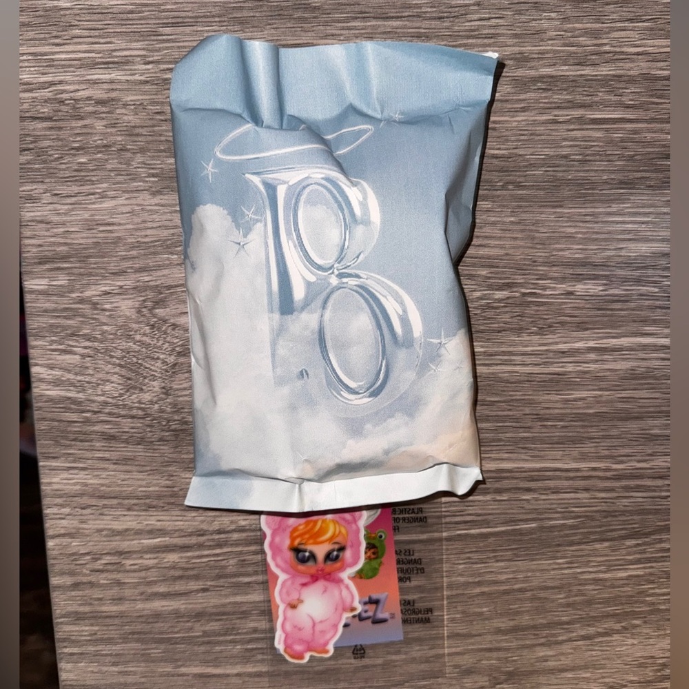 Bratzies CLOE, open box unopened bag original Packaging